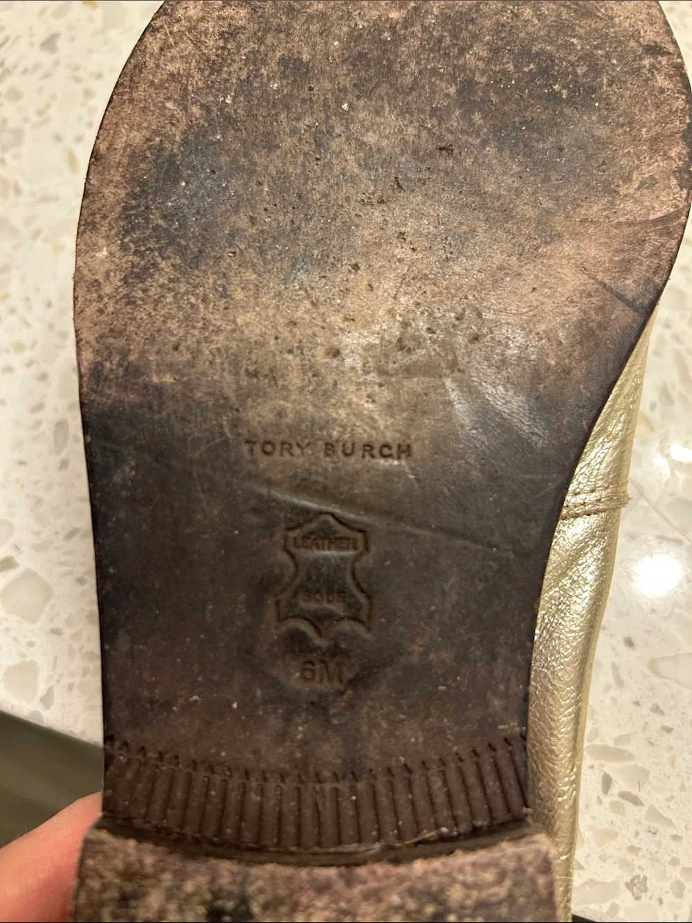 TORY BURCH  MOCCASIN Gold COLOR  Sz 6 M